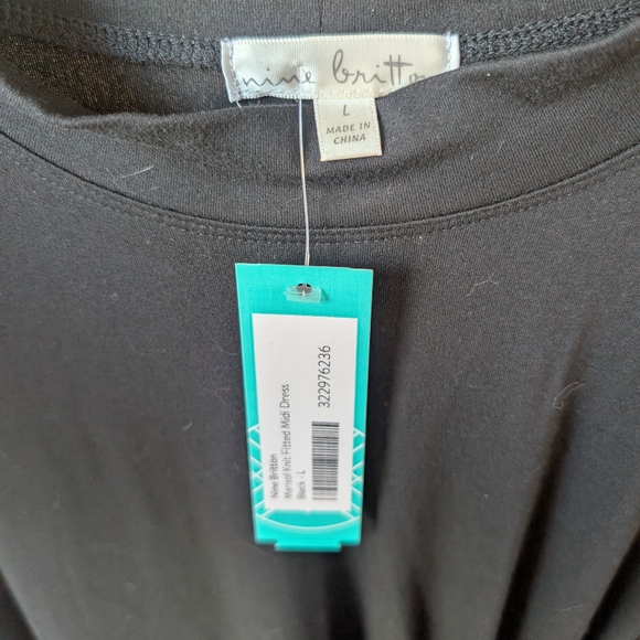 Abigail Ribbed Knit Twist Midi Dress - Picture 3 of 7